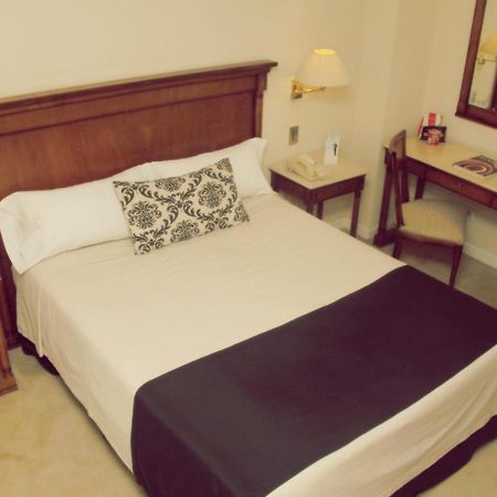 Howard Johnson Hotel 9 De Julio Avenue بوينس آيرس المظهر الخارجي الصورة