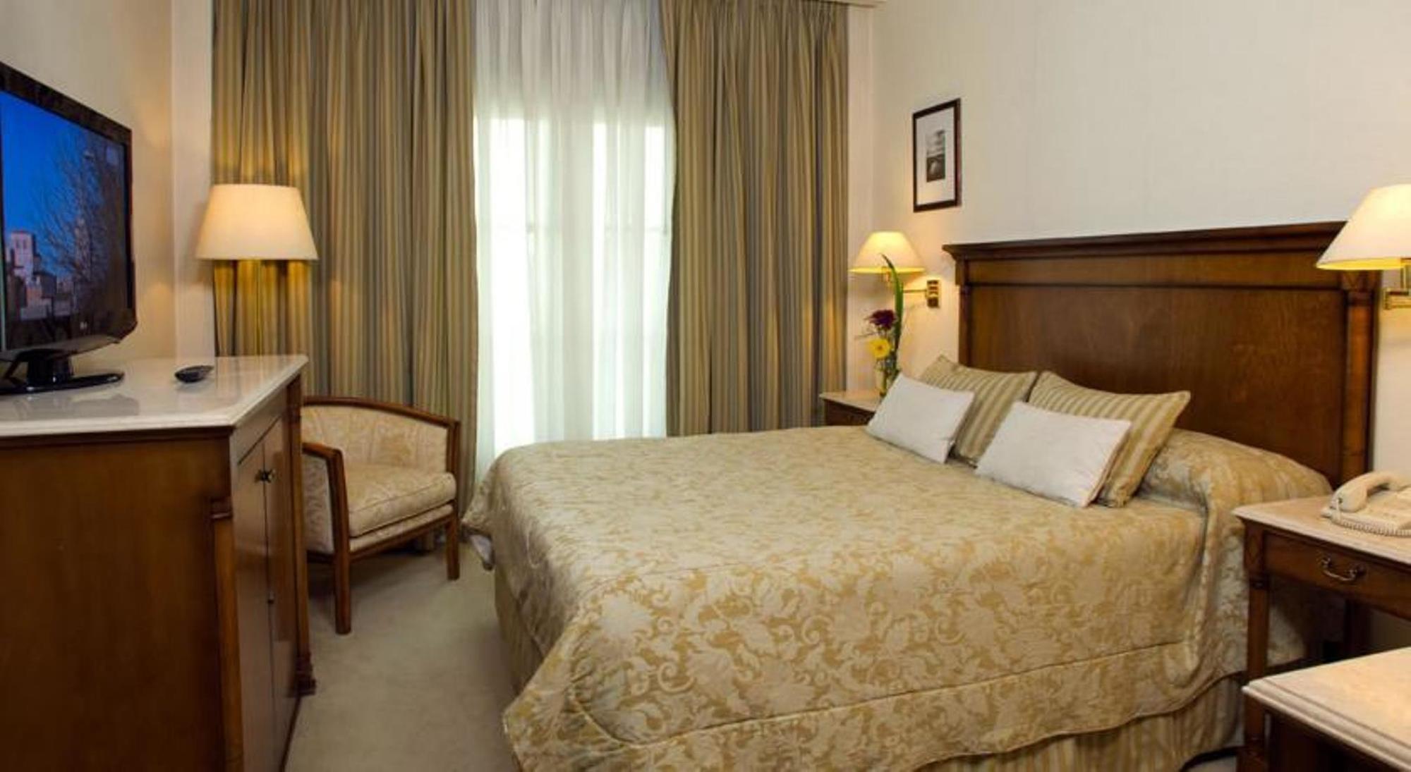 Howard Johnson Hotel 9 De Julio Avenue بوينس آيرس المظهر الخارجي الصورة
