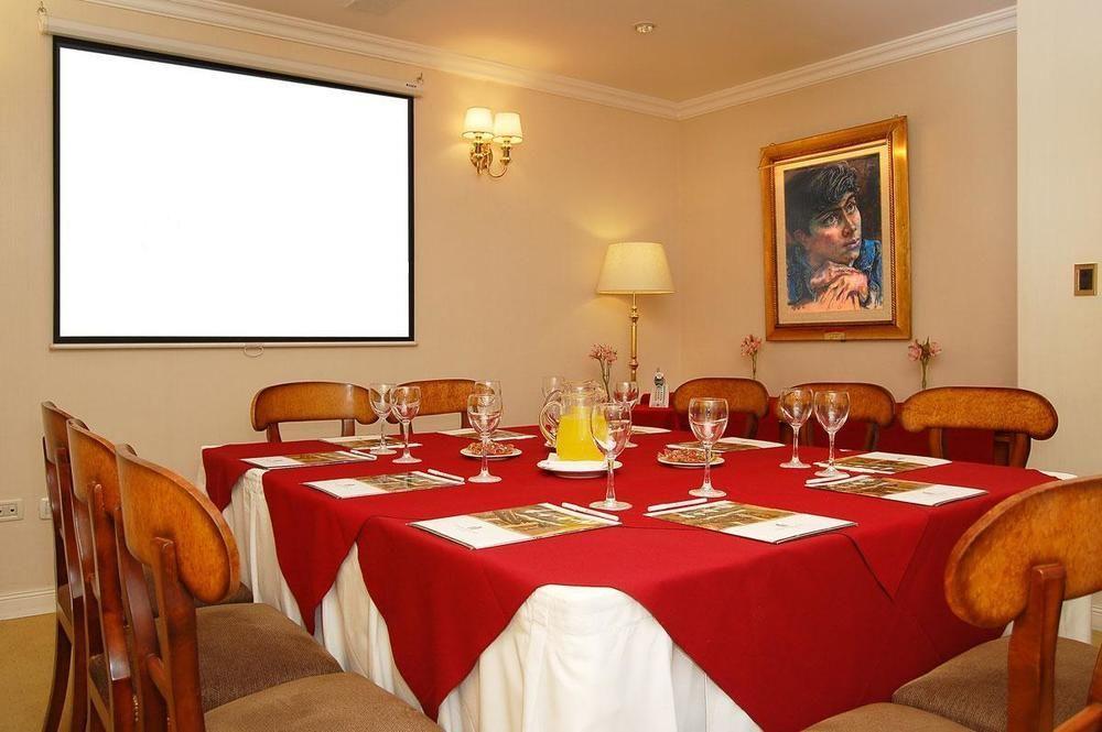 Howard Johnson Hotel 9 De Julio Avenue بوينس آيرس المرافق الصورة